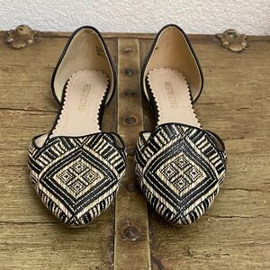 Restricted Women's 7 Black and Tan Patterned Flats